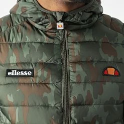 Nouveau 😍 Doudoune A Capuche Lombardy SHK01115 Vert Kaki Camouflage de Ellesse 🔔 -Ellesse Soldes ellesse 286042 SHK01115 CAMO 20210930T152708 02