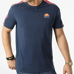 Top 10 😉 Tee 👕 Shirt A Bandes Dolmani SLF15751 Bleu Marine Réfléchissant de Ellesse 💯 -Ellesse Soldes ellesse 301944 SLF15751 429 20220207T161905 03