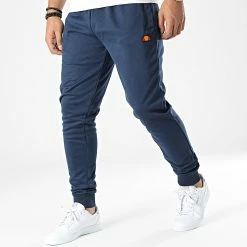 Offres 🌟 Pantalon Jogging Bertoni Bleu Marine de Ellesse 👏