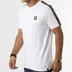 Sortie 😉 Tee 👕 Shirt A Bandes Vinzenca Blanc Réfléchissant de Ellesse 😀